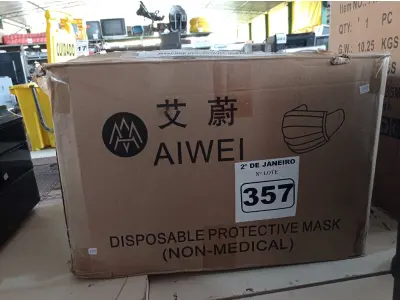 LOTE 357 - 01 CAIXA COM APROXIMADAMENTE 2.000 MASCARAS DESCARTÁVEIS VARIADAS. (NO ESTADO) ATENÇÃO! FAZER A VISITAÇÃO ANTES DE ARREMATAR, NÃO SABEMOS SE FUNCIONA. LEILÃO NÃO TEM GARANTIA E NEM DEVOLUÇÃO, SUJEITO A POSSÍVEIS AVARIAS VISÍVEIS/OCULTAS E/OU AUSÊNCIA DE COMPONENTES.