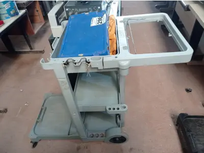 LOTE 296 - 01 CARRINHO PARA LIMPEZA INDUSTRIAL INCOMPLETO. (NO ESTADO) ATENÇÃO! FAZER A VISITAÇÃO ANTES DE ARREMATAR, NÃO SABEMOS SE FUNCIONA. LEILÃO NÃO TEM GARANTIA E NEM DEVOLUÇÃO, SUJEITO A POSSÍVEIS AVARIAS VISÍVEIS/OCULTAS E/OU AUSÊNCIA DE COMPONENTES.