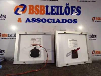 LOTE 374 - 02 PAINÉIS SOLARES 18V 10W.  (NO ESTADO) ATENÇÃO! FAZER A VISITAÇÃO ANTES DE ARREMATAR, NÃO SABEMOS SE FUNCIONA. LEILÃO NÃO TEM GARANTIA E NEM DEVOLUÇÃO, SUJEITO A POSSÍVEIS AVARIAS VISÍVEIS/OCULTAS E/OU AUSÊNCIA DE COMPONENTES.
