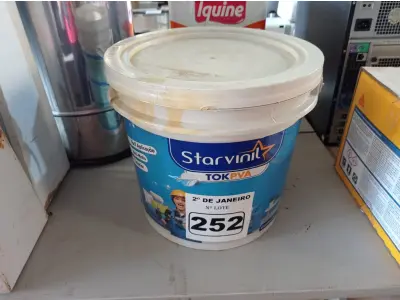 LOTE 252 - 01 BALDE DE MASSA ACRÍLICA STAR VINIL TOK PVA 16L. (NO ESTADO) ATENÇÃO! FAZER A VISITAÇÃO ANTES DE ARREMATAR, NÃO SABEMOS SE FUNCIONA. LEILÃO NÃO TEM GARANTIA E NEM DEVOLUÇÃO, SUJEITO A POSSÍVEIS AVARIAS VISÍVEIS/OCULTAS E/OU AUSÊNCIA DE COMPONENTES.