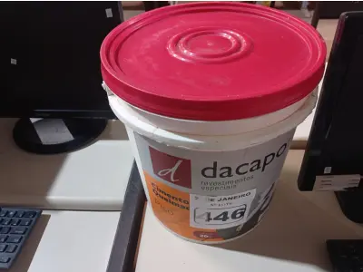 LOTE 446 - 01 BALDE DE CIMENTO QUEIMADO DACAPÓ 20KG. (NO ESTADO) ATENÇÃO! FAZER A VISITAÇÃO ANTES DE ARREMATAR, NÃO SABEMOS SE FUNCIONA. LEILÃO NÃO TEM GARANTIA E NEM DEVOLUÇÃO, SUJEITO A POSSÍVEIS AVARIAS VISÍVEIS/OCULTAS E/OU AUSÊNCIA DE COMPONENTES.