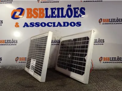 LOTE 359 - 02 PAINÉIS SOLARES 18V 10W.  (NO ESTADO) ATENÇÃO! FAZER A VISITAÇÃO ANTES DE ARREMATAR, NÃO SABEMOS SE FUNCIONA. LEILÃO NÃO TEM GARANTIA E NEM DEVOLUÇÃO, SUJEITO A POSSÍVEIS AVARIAS VISÍVEIS/OCULTAS E/OU AUSÊNCIA DE COMPONENTES.