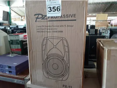 LOTE 356 - 01 CAIXA DE SOM PRO ÁUDIO PX12. (NOVO) (NO ESTADO) ATENÇÃO! FAZER A VISITAÇÃO ANTES DE ARREMATAR, NÃO SABEMOS SE FUNCIONA. LEILÃO NÃO TEM GARANTIA E NEM DEVOLUÇÃO, SUJEITO A POSSÍVEIS AVARIAS VISÍVEIS/OCULTAS E/OU AUSÊNCIA DE COMPONENTES.