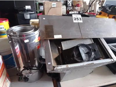 LOTE 253 - 03 DEPURADORES DE AR MARCAS E MODELOS DIVERSOS E 01 CAFETEIRA EM INOX. (NO ESTADO) ATENÇÃO! FAZER A VISITAÇÃO ANTES DE ARREMATAR, NÃO SABEMOS SE FUNCIONA. LEILÃO NÃO TEM GARANTIA E NEM DEVOLUÇÃO, SUJEITO A POSSÍVEIS AVARIAS VISÍVEIS/OCULTAS E/OU AUSÊNCIA DE COMPONENTES.