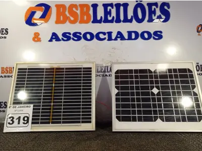 LOTE 319 - 02 PAINÉIS SOLARES 18V 10W.  (NO ESTADO) ATENÇÃO! FAZER A VISITAÇÃO ANTES DE ARREMATAR, NÃO SABEMOS SE FUNCIONA. LEILÃO NÃO TEM GARANTIA E NEM DEVOLUÇÃO, SUJEITO A POSSÍVEIS AVARIAS VISÍVEIS/OCULTAS E/OU AUSÊNCIA DE COMPONENTES.