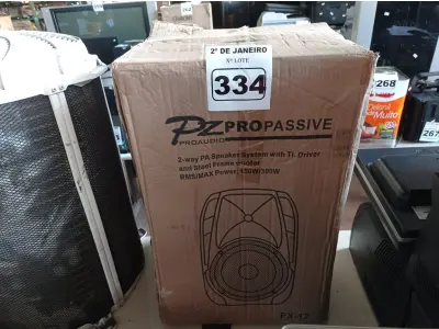 LOTE 334 - 01 CAIXA DE SOM PRO ÁUDIO PX12. (NOVO) (NO ESTADO) ATENÇÃO! FAZER A VISITAÇÃO ANTES DE ARREMATAR, NÃO SABEMOS SE FUNCIONA. LEILÃO NÃO TEM GARANTIA E NEM DEVOLUÇÃO, SUJEITO A POSSÍVEIS AVARIAS VISÍVEIS/OCULTAS E/OU AUSÊNCIA DE COMPONENTES.
