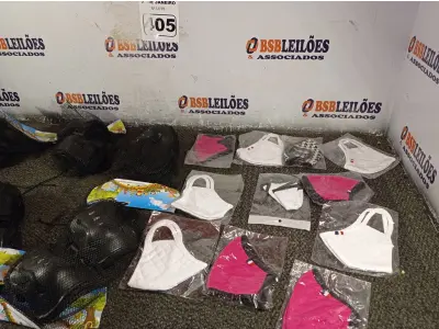 LOTE 405 - 01 LOTE COM 06 JOELHEIRAS COM COTOVELEIRAS E 11 MASCARAS INFANTIL. (NO ESTADO) ATENÇÃO! FAZER A VISITAÇÃO ANTES DE ARREMATAR, NÃO SABEMOS SE FUNCIONA. LEILÃO NÃO TEM GARANTIA E NEM DEVOLUÇÃO, SUJEITO A POSSÍVEIS AVARIAS VISÍVEIS/OCULTAS E/OU AUSÊNCIA DE COMPONENTES.