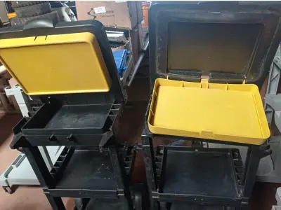 LOTE 439 - 02 CARRINHOS PARA LIMPEZA INDUSTRIAL INCOMPLETO. (NO ESTADO) ATENÇÃO! FAZER A VISITAÇÃO ANTES DE ARREMATAR, NÃO SABEMOS SE FUNCIONA. LEILÃO NÃO TEM GARANTIA E NEM DEVOLUÇÃO, SUJEITO A POSSÍVEIS AVARIAS VISÍVEIS/OCULTAS E/OU AUSÊNCIA DE COMPONENTES.