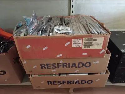 LOTE 042 - 01 LOTE COM GRANDE QUANTIDADE DE DVD’S DE TÍTULOS DIVERSOS. (NO ESTADO) ATENÇÃO! FAZER A VISITAÇÃO ANTES DE ARREMATAR, NÃO SABEMOS SE FUNCIONA. LEILÃO NÃO TEM GARANTIA E NEM DEVOLUÇÃO, SUJEITO A POSSÍVEIS AVARIAS VISÍVEIS/OCULTAS E/OU AUSÊNCIA DE COMPONENTES.