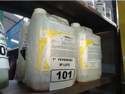 LOTE 101 - 20 LITROS DE DESINFETANTE HOSPITALAR PARA SUPERFÍCIES FIXAS E ARTIGOS NÃO CRÍTICOS. (NO ESTADO) ATENÇÃO! FAZER A VISITAÇÃO ANTES DE ARREMATAR, NÃO SABEMOS SE FUNCIONA. LEILÃO NÃO TEM GARANTIA E NEM DEVOLUÇÃO, SUJEITO A POSSÍVEIS AVARIAS VISÍVEIS/OCULTAS E/OU AUSÊNCIA DE COMPONENTES.