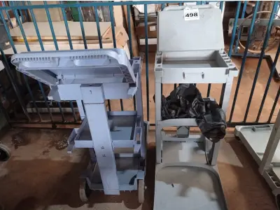 LOTE 498 - 02 CARRINHOS PARA LIMPEZA INDUSTRIAL INCOMPLETO. (NO ESTADO) ATENÇÃO! FAZER A VISITAÇÃO ANTES DE ARREMATAR, NÃO SABEMOS SE FUNCIONA. LEILÃO NÃO TEM GARANTIA E NEM DEVOLUÇÃO, SUJEITO A POSSÍVEIS AVARIAS VISÍVEIS/OCULTAS E/OU AUSÊNCIA DE COMPONENTES.