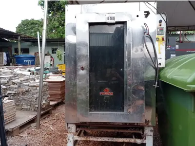 LOTE 558 - 01 FORNO A GÁS INDUSTRIAL COM AVARIAS. (NO ESTADO) ATENÇÃO! FAZER A VISITAÇÃO ANTES DE ARREMATAR, NÃO SABEMOS SE FUNCIONA. LEILÃO NÃO TEM GARANTIA E NEM DEVOLUÇÃO, SUJEITO A POSSÍVEIS AVARIAS VISÍVEIS/OCULTAS E/OU AUSÊNCIA DE COMPONENTES.