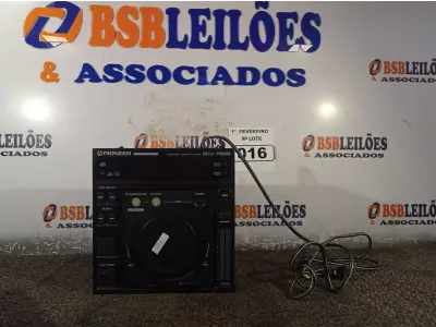 LOTE 016 - 01 CDJ PIONEER 700S. (NO ESTADO) ATENÇÃO! FAZER A VISITAÇÃO ANTES DE ARREMATAR, NÃO SABEMOS SE FUNCIONA. LEILÃO NÃO TEM GARANTIA E NEM DEVOLUÇÃO, SUJEITO A POSSÍVEIS AVARIAS VISÍVEIS/OCULTAS E/OU AUSÊNCIA DE COMPONENTES.