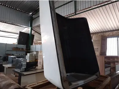 LOTE 531 - 01 CAPOTA PARA CAMIONETE. (NO ESTADO) ATENÇÃO! FAZER A VISITAÇÃO ANTES DE ARREMATAR, NÃO SABEMOS SE FUNCIONA. LEILÃO NÃO TEM GARANTIA E NEM DEVOLUÇÃO, SUJEITO A POSSÍVEIS AVARIAS VISÍVEIS/OCULTAS E/OU AUSÊNCIA DE COMPONENTES.