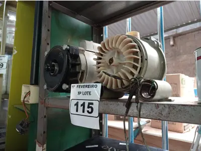 LOTE 115 - 02 MOTOBOMBAS PARA BANHEIRA DE HIDROMASSAGEM. (NO ESTADO) ATENÇÃO! FAZER A VISITAÇÃO ANTES DE ARREMATAR, NÃO SABEMOS SE FUNCIONA. LEILÃO NÃO TEM GARANTIA E NEM DEVOLUÇÃO, SUJEITO A POSSÍVEIS AVARIAS VISÍVEIS/OCULTAS E/OU AUSÊNCIA DE COMPONENTES.