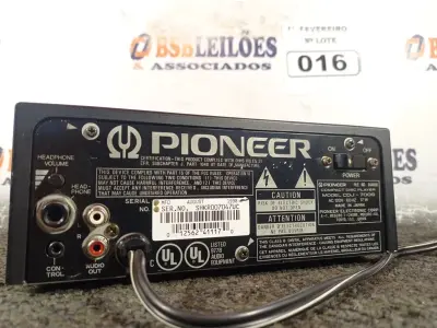LOTE 016 - 01 CDJ PIONEER 700S. (NO ESTADO) ATENÇÃO! FAZER A VISITAÇÃO ANTES DE ARREMATAR, NÃO SABEMOS SE FUNCIONA. LEILÃO NÃO TEM GARANTIA E NEM DEVOLUÇÃO, SUJEITO A POSSÍVEIS AVARIAS VISÍVEIS/OCULTAS E/OU AUSÊNCIA DE COMPONENTES.
