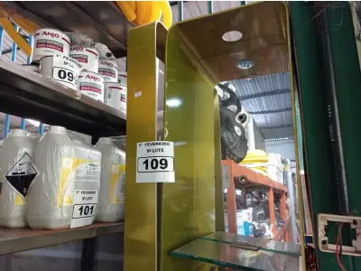 LOTE 109 - 01 EXPOSITOR EM ACRÍLICO. (NO ESTADO) ATENÇÃO! FAZER A VISITAÇÃO ANTES DE ARREMATAR, NÃO SABEMOS SE FUNCIONA. LEILÃO NÃO TEM GARANTIA E NEM DEVOLUÇÃO, SUJEITO A POSSÍVEIS AVARIAS VISÍVEIS/OCULTAS E/OU AUSÊNCIA DE COMPONENTES.