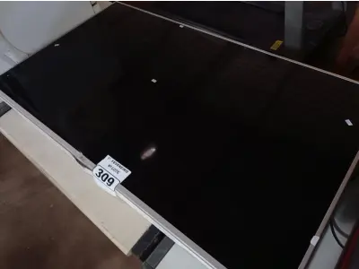 LOTE 309 - 01 TV LG 55” POL PARA RETIRADA DE PEÇAS. (NO ESTADO) ATENÇÃO! FAZER A VISITAÇÃO ANTES DE ARREMATAR, NÃO SABEMOS SE FUNCIONA. LEILÃO NÃO TEM GARANTIA E NEM DEVOLUÇÃO, SUJEITO A POSSÍVEIS AVARIAS VISÍVEIS/OCULTAS E/OU AUSÊNCIA DE COMPONENTES.