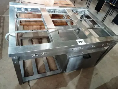 LOTE 097 - 01 FOGÃO COZIL DE 06 BOCAS INCOMPLETO COM FORNO ACOPLADO EM AÇO INOX. (NO ESTADO, NÃO SABEMOS SE FUNCIONA. LEILÃO NÃO TEM GARANTIA E NEM DEVOLUÇÃO).