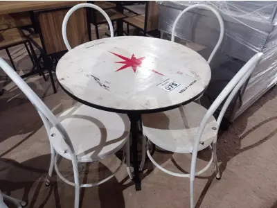 LOTE 075 - 01 CONJUNTO DE MESA COM 04 CADEIRAS STELA ARTOIS. (NO ESTADO, NÃO SABEMOS SE FUNCIONA. LEILÃO NÃO TEM GARANTIA E NEM DEVOLUÇÃO).