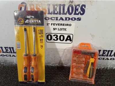 LOTE 030 - 01 KIT DE CHAVES DE PRECISÃO E 01 KIT DE CHAVES FENDA/PHILIPS 02 PEÇAS. (NO ESTADO) ATENÇÃO! FAZER A VISITAÇÃO ANTES DE ARREMATAR, NÃO SABEMOS SE FUNCIONA. LEILÃO NÃO TEM GARANTIA E NEM DEVOLUÇÃO, SUJEITO A POSSÍVEIS AVARIAS VISÍVEIS/OCULTAS E/OU AUSÊNCIA DE COMPONENTES.