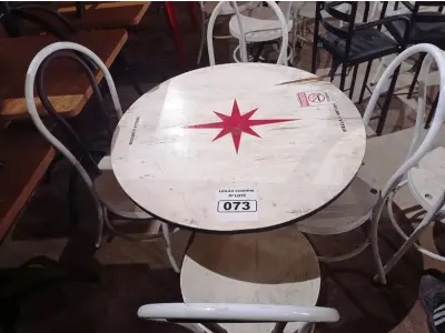 LOTE 073 - 01 CONJUNTO DE MESA COM 04 CADEIRAS STELA ARTOIS. (NO ESTADO, NÃO SABEMOS SE FUNCIONA. LEILÃO NÃO TEM GARANTIA E NEM DEVOLUÇÃO).