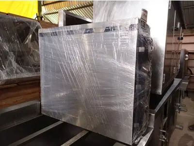 LOTE 138 - 01 PORTA COPOS PARA HAMBURGUERIA EM AÇO INOX. (NO ESTADO, NÃO SABEMOS SE FUNCIONA. LEILÃO NÃO TEM GARANTIA E NEM DEVOLUÇÃO).