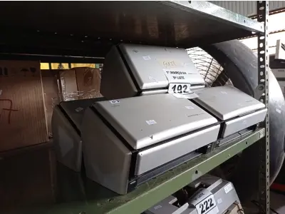 LOTE 192 - 05 SCANNER MARCAS FUJITSU. (NO ESTADO) ATENÇÃO! FAZER A VISITAÇÃO ANTES DE ARREMATAR, NÃO SABEMOS SE FUNCIONA. LEILÃO NÃO TEM GARANTIA E NEM DEVOLUÇÃO, SUJEITO A POSSÍVEIS AVARIAS VISÍVEIS/OCULTAS E/OU AUSÊNCIA DE COMPONENTES.