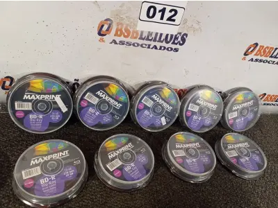 LOTE 012 - 01 LOTE COM APROXIMADAMENTE 100 MÍDIAS DE BLUE RAY MAX PRINT. (NO ESTADO) ATENÇÃO! FAZER A VISITAÇÃO ANTES DE ARREMATAR, NÃO SABEMOS SE FUNCIONA. LEILÃO NÃO TEM GARANTIA E NEM DEVOLUÇÃO, SUJEITO A POSSÍVEIS AVARIAS VISÍVEIS/OCULTAS E/OU AUSÊNCIA DE COMPONENTES.