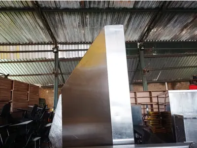LOTE 164 - 01 COIFA EM AÇO INOX MEDINDO 110CMX100CM. (NO ESTADO, NÃO SABEMOS SE FUNCIONA. LEILÃO NÃO TEM GARANTIA E NEM DEVOLUÇÃO).