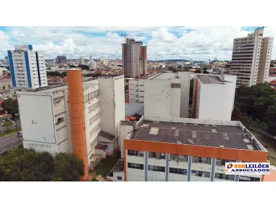 LOTE 001 - 01 LOTE COM ÁREA DO TOTAL: 24.174.00 m², 06 BLOCOS DE 2, 4, 6 E 7 ANDARES. COM ÁREA CONSTRUIDA DE 21.186,00 m², AO LADO DO ASSAÍ ATACADISTA, MATRÍCULA: 44.794. LOCALIZADO NA AVENIDA UNIVERSITÁRIA Nº683.  (NO ESTADO) (AGENDAR VISTORIA 61-98153-0503 WHATSAPP)