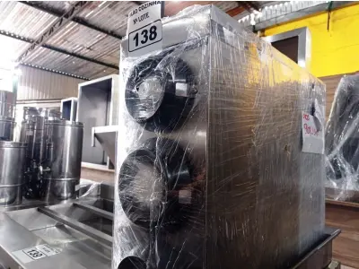 LOTE 138 - 01 PORTA COPOS PARA HAMBURGUERIA EM AÇO INOX. (NO ESTADO, NÃO SABEMOS SE FUNCIONA. LEILÃO NÃO TEM GARANTIA E NEM DEVOLUÇÃO).