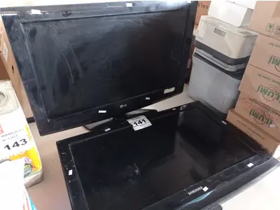 LOTE 141 - 02 TV’S MARCAS E MODELOS DIVERSOS PARA RETIRADA DE PEÇAS. (NO ESTADO) ATENÇÃO! FAZER A VISITAÇÃO ANTES DE ARREMATAR, NÃO SABEMOS SE FUNCIONA. LEILÃO NÃO TEM GARANTIA E NEM DEVOLUÇÃO, SUJEITO A POSSÍVEIS AVARIAS VISÍVEIS/OCULTAS E/OU AUSÊNCIA DE COMPONENTES.