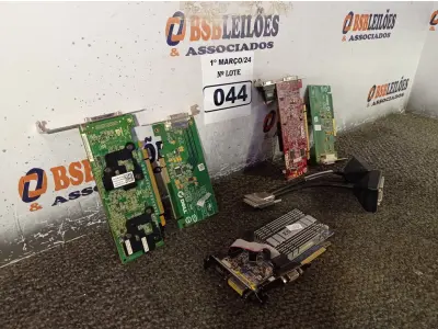 LOTE 044 - 05 PLACAS DE VÍDEO MARCAS E MODELOS DIVERSOS. (NO ESTADO) ATENÇÃO! FAZER A VISITAÇÃO ANTES DE ARREMATAR, NÃO SABEMOS SE FUNCIONA. LEILÃO NÃO TEM GARANTIA E NEM DEVOLUÇÃO, SUJEITO A POSSÍVEIS AVARIAS VISÍVEIS/OCULTAS E/OU AUSÊNCIA DE COMPONENTES.