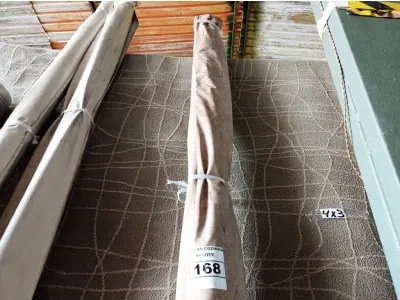 LOTE 168 - 01 TOLDO ESTILO CORTINA MEDINDO 290CMX400CM (CXA). (NO ESTADO, NÃO SABEMOS SE FUNCIONA. LEILÃO NÃO TEM GARANTIA E NEM DEVOLUÇÃO).