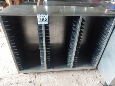 LOTE 152 - 01 ARMÁRIO PARA 54 BANDEJAS EM AÇO INOX. (NO ESTADO, NÃO SABEMOS SE FUNCIONA. LEILÃO NÃO TEM GARANTIA E NEM DEVOLUÇÃO).