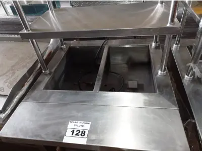 LOTE 128 - 01 BALCÃO INDUSTRIAL AQUECIDO COM 02 PASSADORES PARA HAMBURGUERIA EM AÇO INOX. (NO ESTADO. LEILÃO NÃO TEM GARANTIA E NEM DEVOLUÇÃO).
