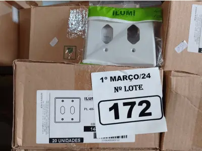 LOTE 172 - 01 LOTE COM GRANDE QUANTIDADE DE ESPELHOS PARA TOMADA PL 4X4 P/2 TOMADA FIXA DE EMBUTIR. (NO ESTADO) ATENÇÃO! FAZER A VISITAÇÃO ANTES DE ARREMATAR, NÃO SABEMOS SE FUNCIONA. LEILÃO NÃO TEM GARANTIA E NEM DEVOLUÇÃO, SUJEITO A POSSÍVEIS AVARIAS VISÍVEIS/OCULTAS E/OU AUSÊNCIA DE COMPONENTES.