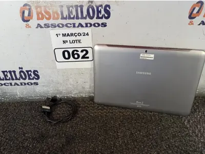LOTE 062 - 01 TABLET SAMSUNG TAB2 TELA 10.1” COM CABO. (NO ESTADO) ATENÇÃO! FAZER A VISITAÇÃO ANTES DE ARREMATAR, NÃO SABEMOS SE FUNCIONA. LEILÃO NÃO TEM GARANTIA E NEM DEVOLUÇÃO, SUJEITO A POSSÍVEIS AVARIAS VISÍVEIS/OCULTAS E/OU AUSÊNCIA DE COMPONENTES.
