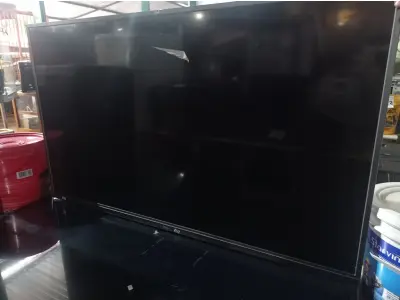 LOTE 347 - 02 TV’S MARCAS E MODELO DIVERSOS PARA RETIRADA DE PEÇAS. (NO ESTADO) ATENÇÃO! FAZER A VISITAÇÃO ANTES DE ARREMATAR, NÃO SABEMOS SE FUNCIONA. LEILÃO NÃO TEM GARANTIA E NEM DEVOLUÇÃO, SUJEITO A POSSÍVEIS AVARIAS VISÍVEIS/OCULTAS E/OU AUSÊNCIA DE COMPONENTES.