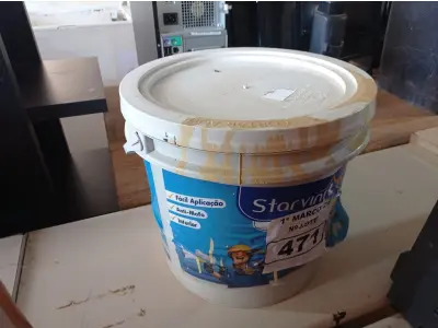 LOTE 471 - 01 BALDE DE MASSA ACRÍLICA STAR VINIL TOK PVA 16L. (NO ESTADO) ATENÇÃO! FAZER A VISITAÇÃO ANTES DE ARREMATAR, NÃO SABEMOS SE FUNCIONA. LEILÃO NÃO TEM GARANTIA E NEM DEVOLUÇÃO, SUJEITO A POSSÍVEIS AVARIAS VISÍVEIS/OCULTAS E/OU AUSÊNCIA DE COMPONENTES.
