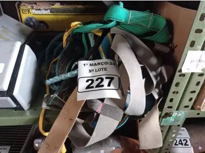 LOTE 227 - 05 CINTOS DE SEGURANÇA NO TRABALHO. (NO ESTADO) ATENÇÃO! FAZER A VISITAÇÃO ANTES DE ARREMATAR, NÃO SABEMOS SE FUNCIONA. LEILÃO NÃO TEM GARANTIA E NEM DEVOLUÇÃO, SUJEITO A POSSÍVEIS AVARIAS VISÍVEIS/OCULTAS E/OU AUSÊNCIA DE COMPONENTES.