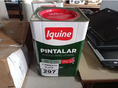 LOTE 297 - 01 LATA DE TINTA IQUINE PINTALAR FOSCO AVELUDADO 18L NA COR VERDE PISCINA. (NO ESTADO) ATENÇÃO! FAZER A VISITAÇÃO ANTES DE ARREMATAR, NÃO SABEMOS SE FUNCIONA. LEILÃO NÃO TEM GARANTIA E NEM DEVOLUÇÃO, SUJEITO A POSSÍVEIS AVARIAS VISÍVEIS/OCULTAS E/OU AUSÊNCIA DE COMPONENTES.