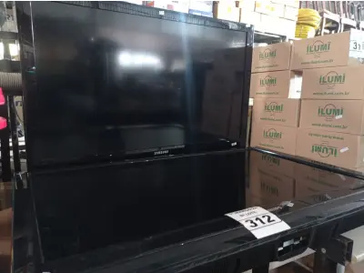 LOTE 312 - 02 TV’S MARCAS E MODELOS DIVERSOS PARA RETIRADA DE PEÇAS. (NO ESTADO) ATENÇÃO! FAZER A VISITAÇÃO ANTES DE ARREMATAR, NÃO SABEMOS SE FUNCIONA. LEILÃO NÃO TEM GARANTIA E NEM DEVOLUÇÃO, SUJEITO A POSSÍVEIS AVARIAS VISÍVEIS/OCULTAS E/OU AUSÊNCIA DE COMPONENTES.