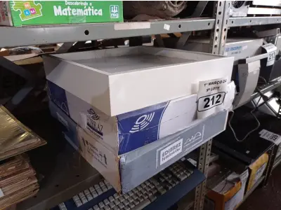 LOTE 212 - 03 LUMINÁRIAS DE EMBUTIR. (NO ESTADO) ATENÇÃO! FAZER A VISITAÇÃO ANTES DE ARREMATAR, NÃO SABEMOS SE FUNCIONA. LEILÃO NÃO TEM GARANTIA E NEM DEVOLUÇÃO, SUJEITO A POSSÍVEIS AVARIAS VISÍVEIS/OCULTAS E/OU AUSÊNCIA DE COMPONENTES.