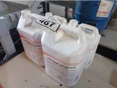 LOTE 467 - 20 LITROS DE SABONETE DE ESPUMA ANTISSÉPTICO. (NO ESTADO) ATENÇÃO! FAZER A VISITAÇÃO ANTES DE ARREMATAR, NÃO SABEMOS SE FUNCIONA. LEILÃO NÃO TEM GARANTIA E NEM DEVOLUÇÃO, SUJEITO A POSSÍVEIS AVARIAS VISÍVEIS/OCULTAS E/OU AUSÊNCIA DE COMPONENTES.