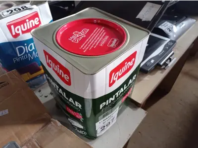 LOTE 297 - 01 LATA DE TINTA IQUINE PINTALAR FOSCO AVELUDADO 18L NA COR VERDE PISCINA. (NO ESTADO) ATENÇÃO! FAZER A VISITAÇÃO ANTES DE ARREMATAR, NÃO SABEMOS SE FUNCIONA. LEILÃO NÃO TEM GARANTIA E NEM DEVOLUÇÃO, SUJEITO A POSSÍVEIS AVARIAS VISÍVEIS/OCULTAS E/OU AUSÊNCIA DE COMPONENTES.