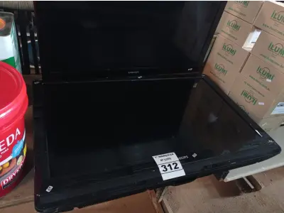 LOTE 312 - 02 TV’S MARCAS E MODELOS DIVERSOS PARA RETIRADA DE PEÇAS. (NO ESTADO) ATENÇÃO! FAZER A VISITAÇÃO ANTES DE ARREMATAR, NÃO SABEMOS SE FUNCIONA. LEILÃO NÃO TEM GARANTIA E NEM DEVOLUÇÃO, SUJEITO A POSSÍVEIS AVARIAS VISÍVEIS/OCULTAS E/OU AUSÊNCIA DE COMPONENTES.