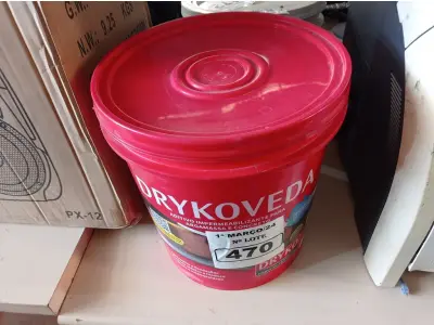 LOTE 470 - 01 BALDE DE DRYKOVEDA, ADITIVO IMPERMEABILIZANTE PARA ARGAMASSA E CONCRETO 18L. (NO ESTADO) ATENÇÃO! FAZER A VISITAÇÃO ANTES DE ARREMATAR, NÃO SABEMOS SE FUNCIONA. LEILÃO NÃO TEM GARANTIA E NEM DEVOLUÇÃO, SUJEITO A POSSÍVEIS AVARIAS VISÍVEIS/OCULTAS E/OU AUSÊNCIA DE COMPONENTES.