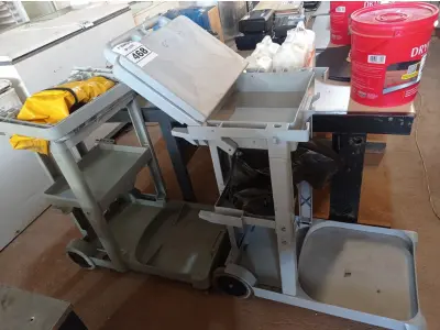 LOTE 468 - 02 CARRINHOS DE LIMPEZA INCOMPLETOS. (NO ESTADO) ATENÇÃO! FAZER A VISITAÇÃO ANTES DE ARREMATAR, NÃO SABEMOS SE FUNCIONA. LEILÃO NÃO TEM GARANTIA E NEM DEVOLUÇÃO, SUJEITO A POSSÍVEIS AVARIAS VISÍVEIS/OCULTAS E/OU AUSÊNCIA DE COMPONENTES.